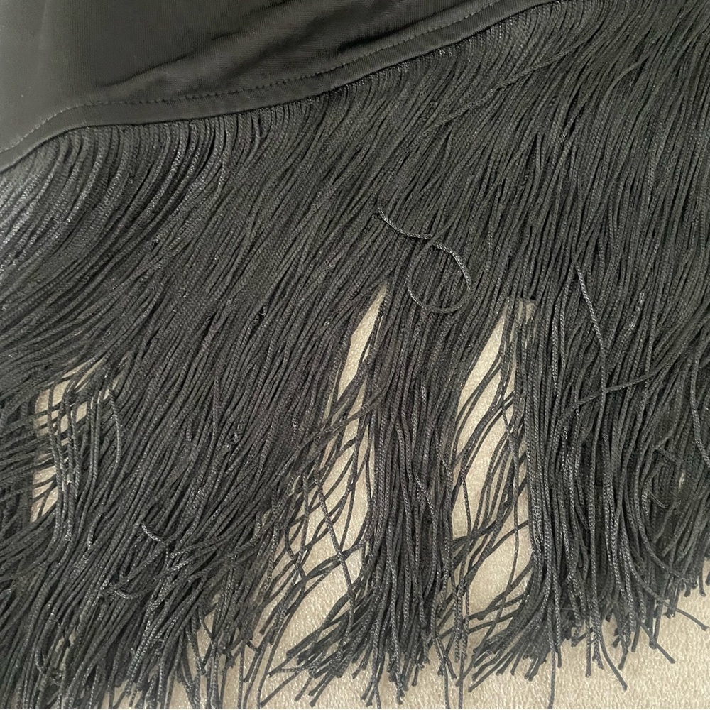 BCBGMAXAZRIA Black One Shoulder Fringe Top Size Small - Picture 6 of 7